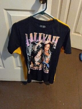 Aaliyah Graphic Short Sleeve Tee - Black with Yellow Accents